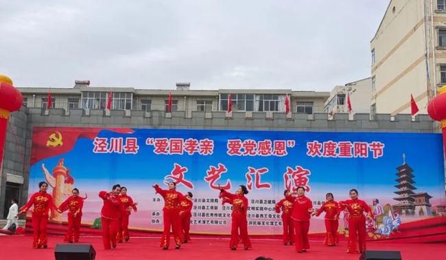聚焦上海“五个中心”建设 沪代表委员谋新突破
